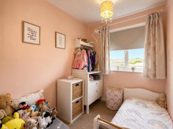 4 bed Detached for sale Image 11