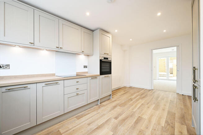 3 bed Town House for sale Image 6