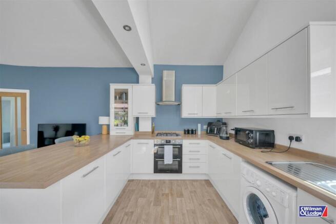 3 bed Detached Bungalow for sale Image 7