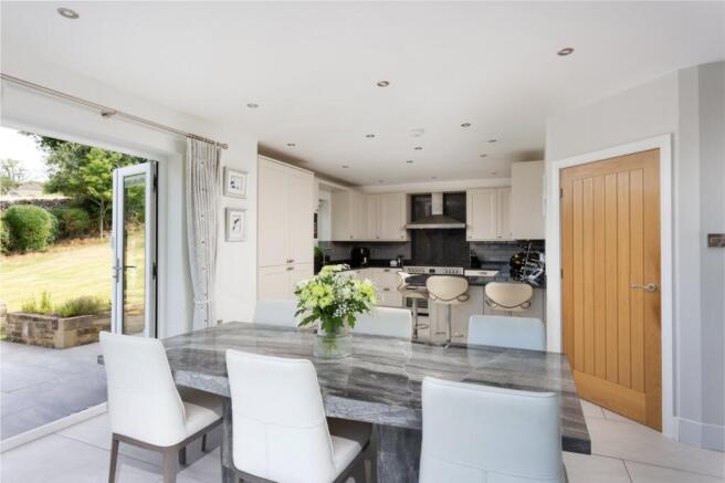 4 bed Detached for sale Image 4