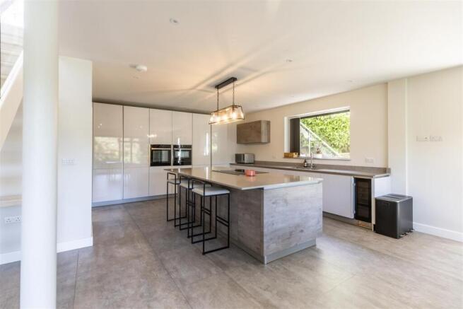 38 Clifton Road-4.jpg