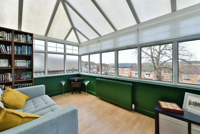 4 bed Detached for sale Image 7