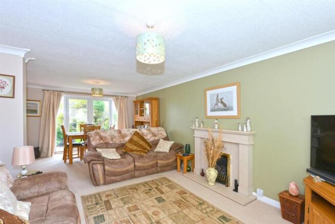 Hawthorn Road, Minsterley, Shrewsbury photo 4
