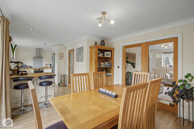 4 bed Detached for sale Image 5