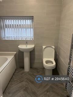 3 bed Semi-Detached to rent Image 5