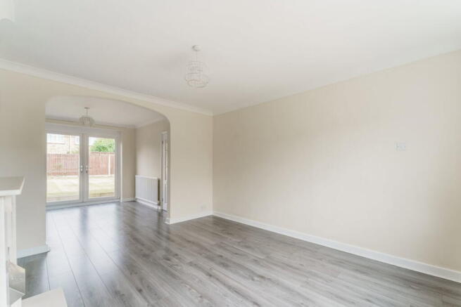 3 bed Semi-Detached for sale Image 6