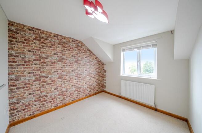 4 bed Detached for sale Image 10