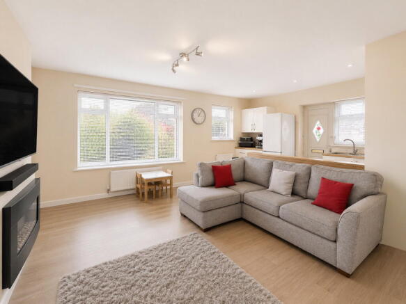 2 bed Semi-Detached Bungalow for sale Image 5