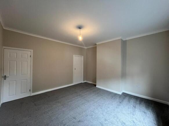 2 bed Terraced to rent Image 7