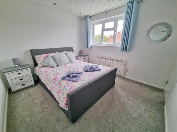 Bedroom 1.jpg