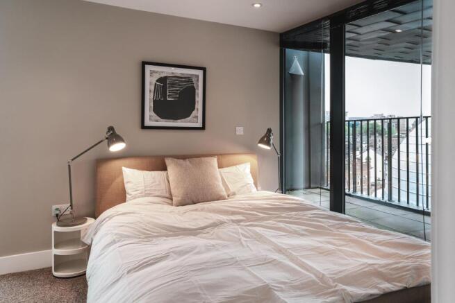 3 bed Flat to rent Image 7