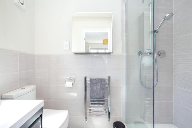 En-Suite 1.jpg