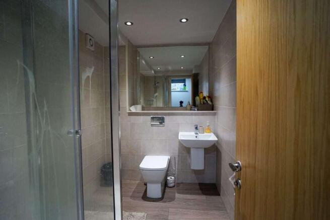 2 bed Flat to rent Image 4