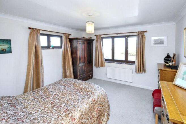 Rear bedroom