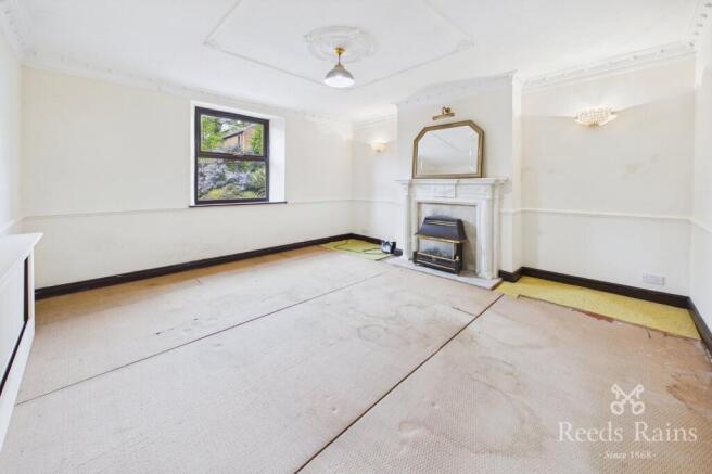4 bed Detached for sale Image 11