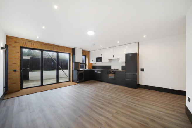 3 Bedroom Flat to Rent in Banstead