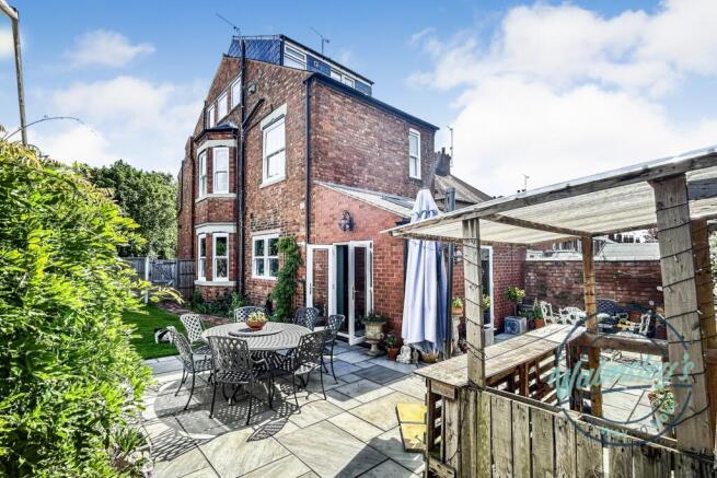 Rear gardens & patio areas