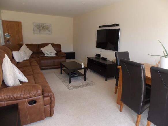 Lounge/Dining Room