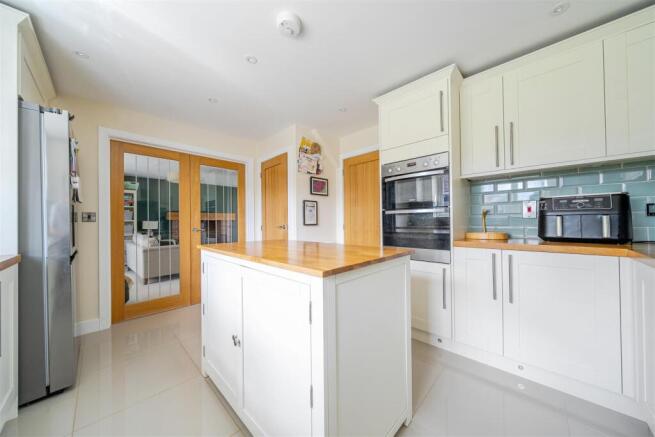 2 Old Mill Close, Worthen, Shrewsbury, SY5 9JT photo 4