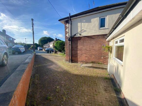 Driveway/Side Elevation