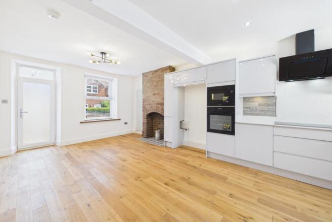 3 bed Semi-Detached for sale Image 7