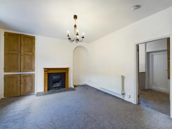 2 bed Terraced to rent Image 5