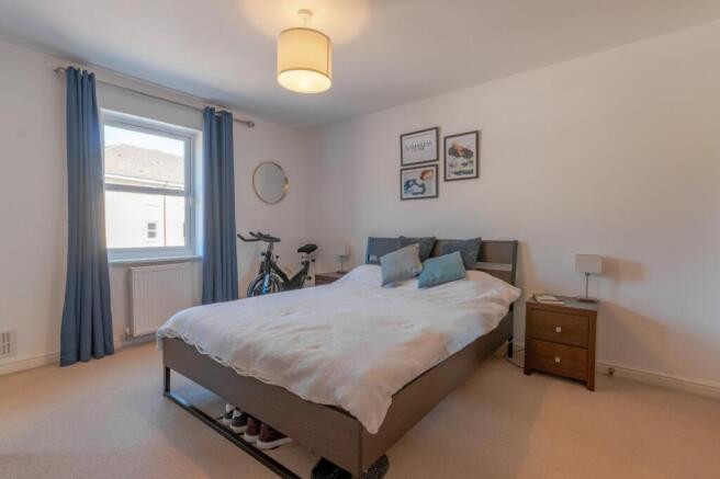 2 bed Flat for sale Image 7