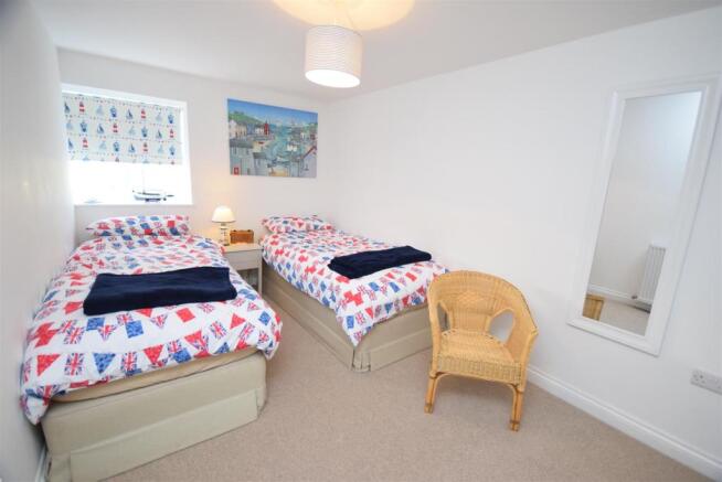 Bedroom 1.JPG
