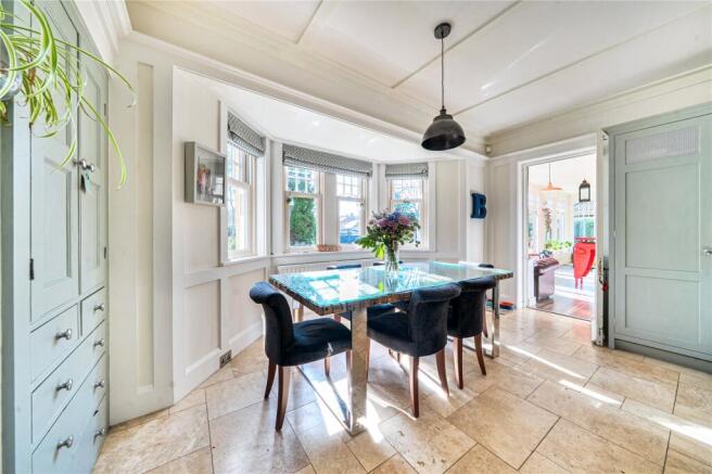 4 bed Detached for sale Image 8