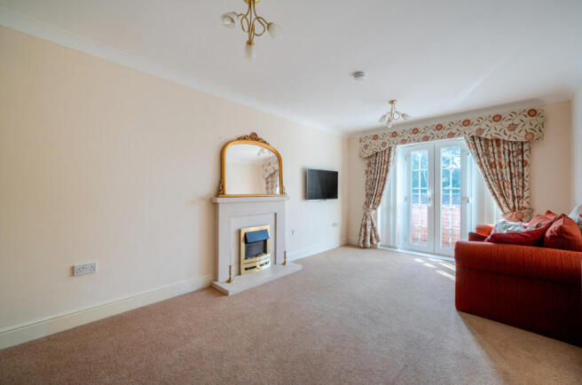 1358560-7-68da831...