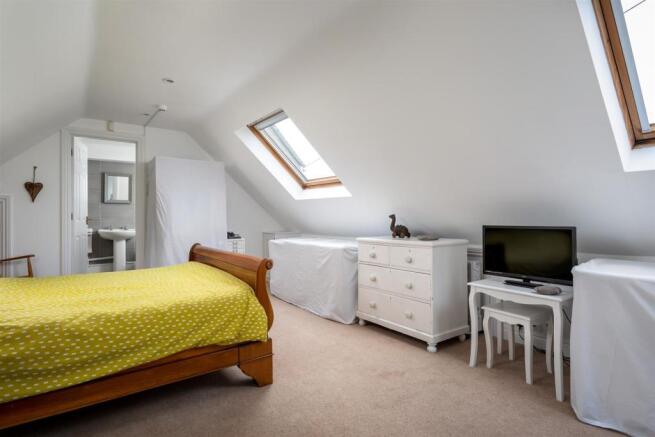 47 - New Pike House - GL7 5NA - Web.jpg