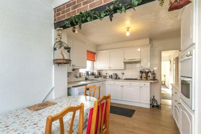 17 Arnside Close-24.jpg