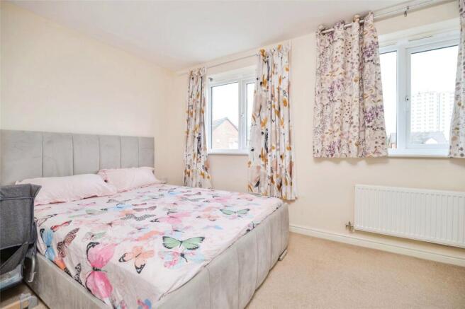 3 bed Semi-Detached to rent Image 7