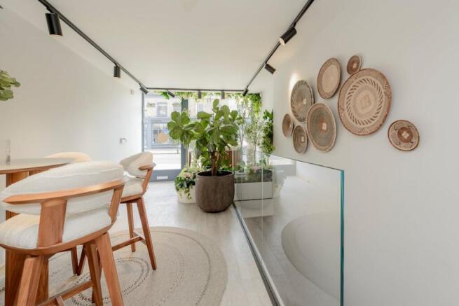 572 kings rd1719.jpg