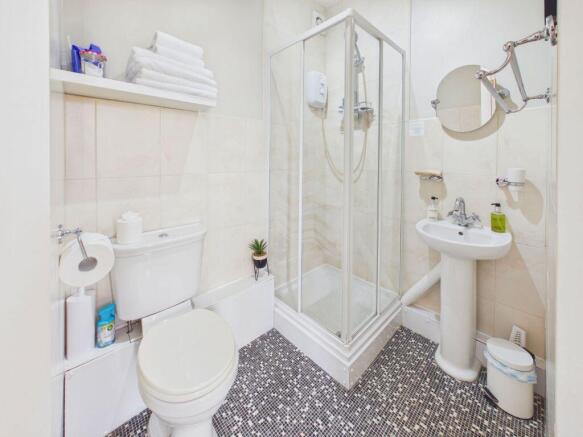 7 bed Semi-Detached for sale Image 6