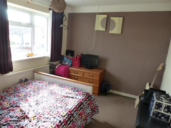 BEDROOM 2