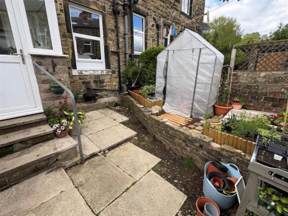 3 bed Terraced for sale Image 10