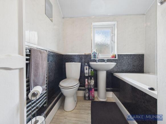 3 bed Terraced for sale Image 12