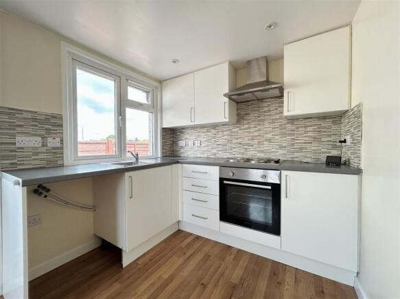 LOUNGE/KITCHENETTE