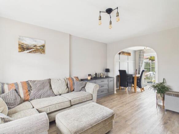 CAM03293G0-PR0265-STILL006