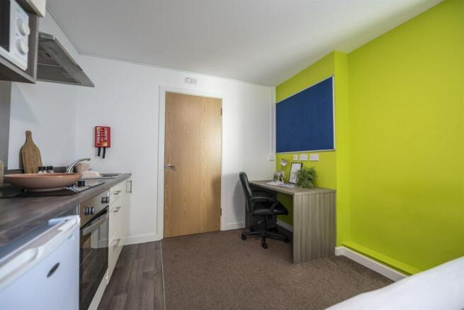 Studio to rent Image 6