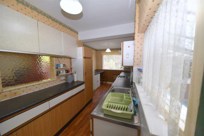 harborne park rd 326 - kitchen 02.JPG