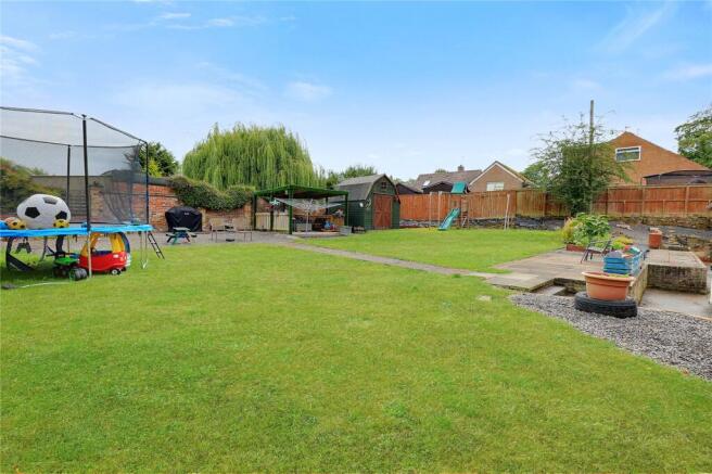 4 bed Bungalow for sale Image 8