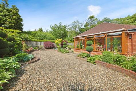 South Ella Farm Court, Hull, HU10 7HZ