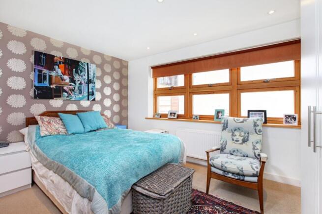 2 bedroom house u...
