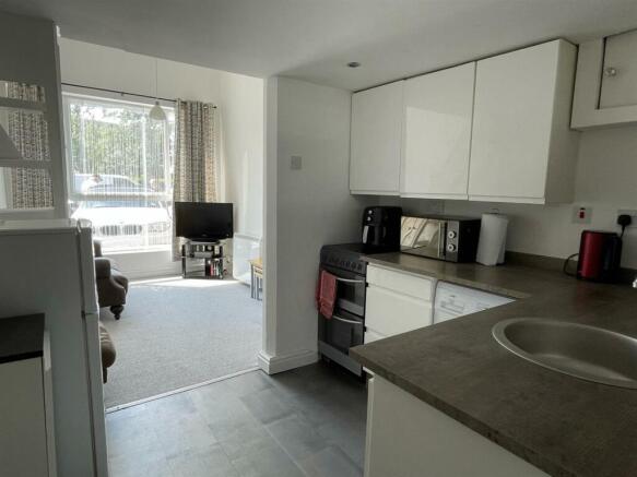 Kitchen,lounge.jpg