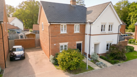 Charity Way, Crowthorne, Berkshire, RG45