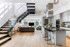 4, Avery Walk, London SW11 5FU