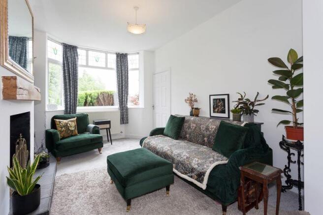 LOUNGE AREA