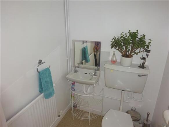 Cloakroom/wc